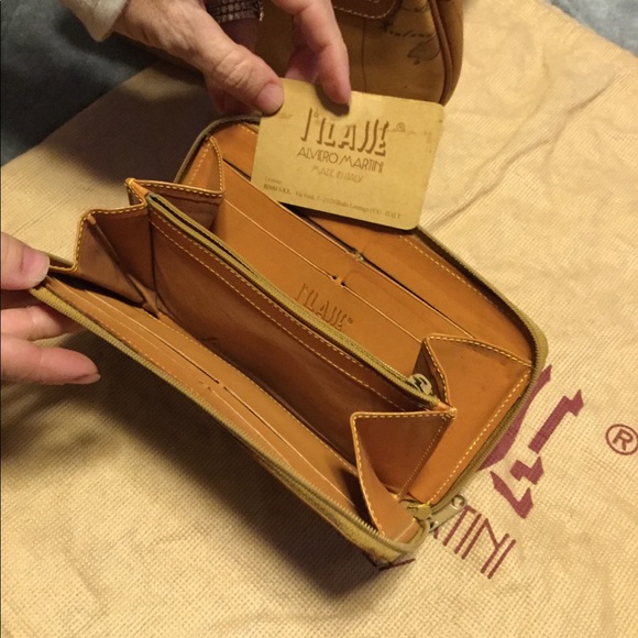 Alviero Martini 1A Classe - Picture 4 of 5